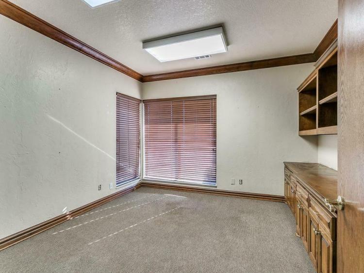1220 S Santa Fe Ave office space for lease, Edmond, OK