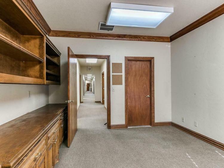 1220 S Santa Fe Ave office space for lease, Edmond, OK
