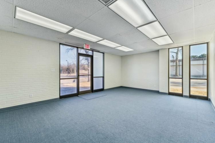 office building for lease Midwest City, OK