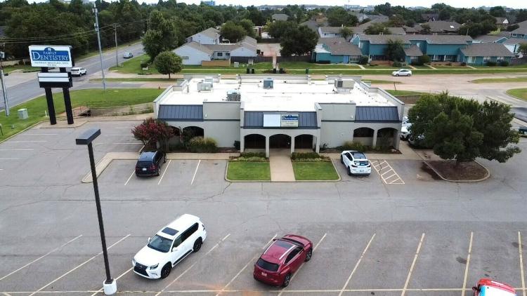 12516 N May Ave retail, office or medical space for lease, N Oklahoma City, OK
