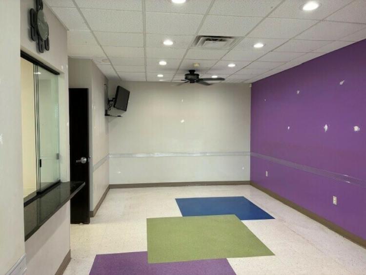 12516 N May Ave retail, office or medical space for lease, N Oklahoma City, OK
