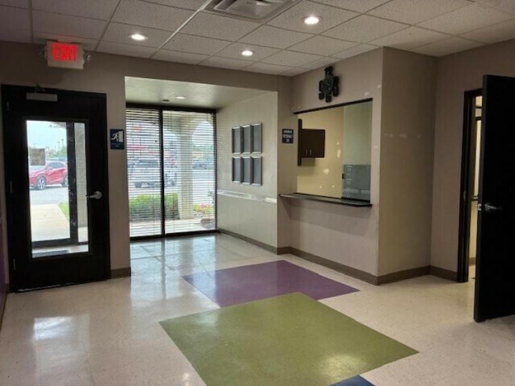 12516 N May Ave retail, office or medical space for lease, N Oklahoma City, OK