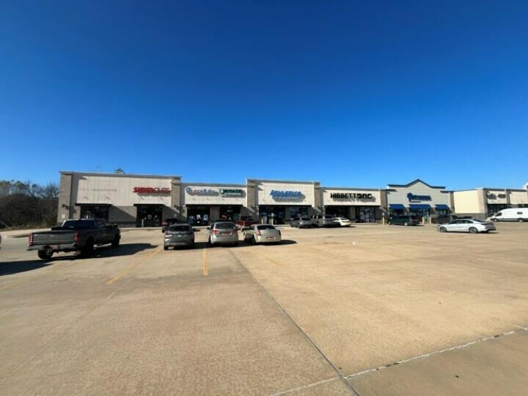 Shoppes on the Creek retail space for lease Seminole, OK