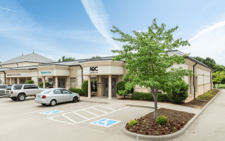 620-650 24th Ave SW medical office for lease, Norman, OK