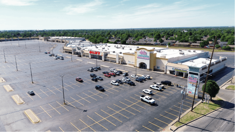 Walnut Square retail space for lease Oklahoma City, Ok 