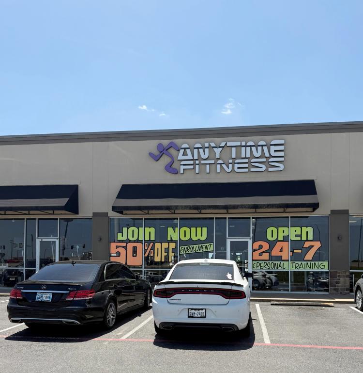 retail space for lease strip center Durant, OK exterior photo