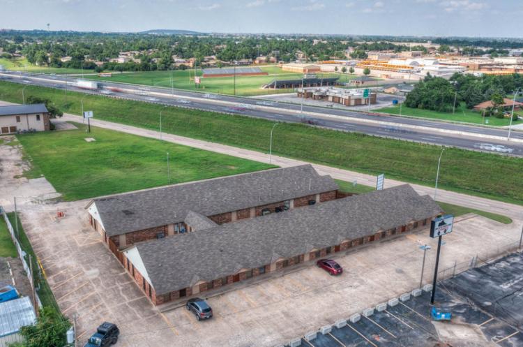 Mid-Moore Plaza office for lease, Moore, OK