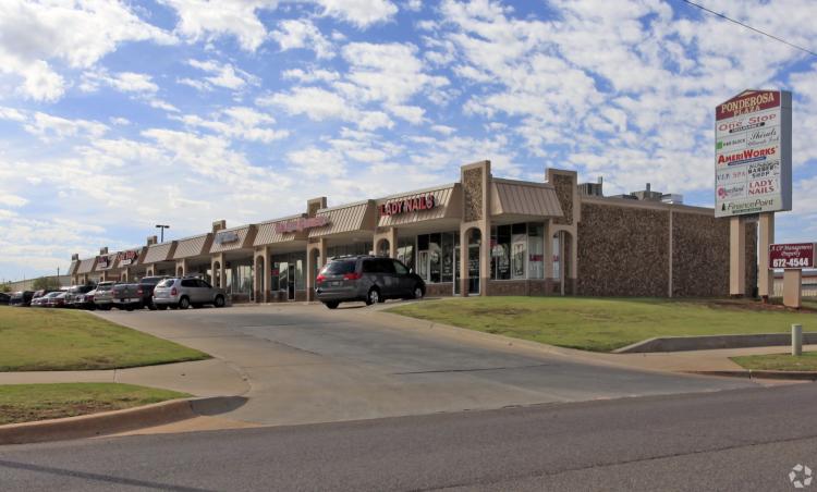 Ponderosa Plaza retail space for lease, Del City, OK