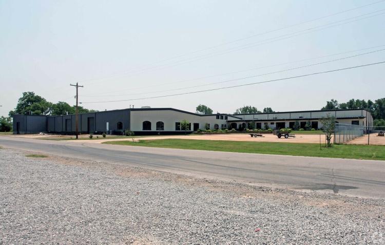 306 W Juneau St Industrial property for lease Purcell, OK