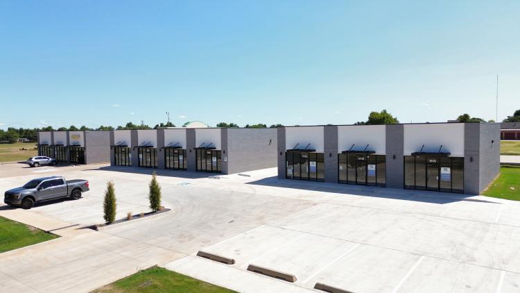 Eighty Ninth Center retail space for lease south east Oklahoma City, OK