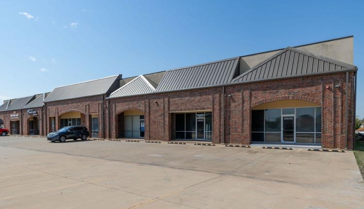 5460 Main Street Medical or flex space for lease, Del City, OK