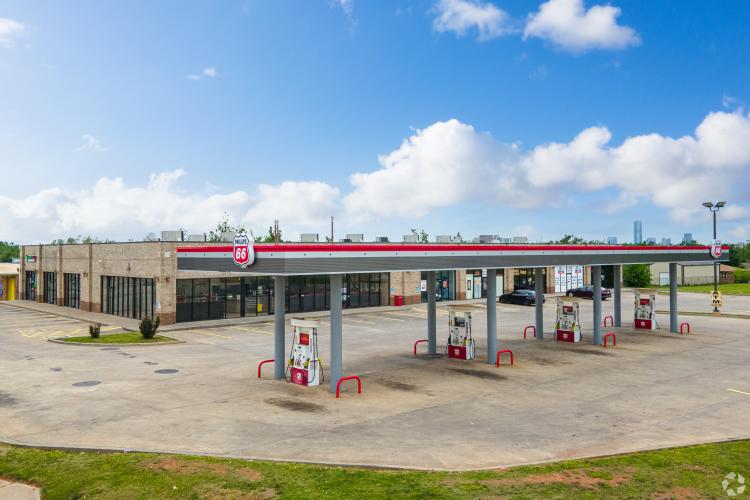 I-35 Pit Stop retail space for lease Oklahoma City, OK