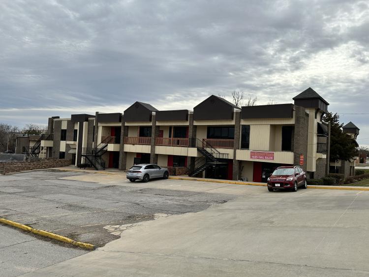 6600 North Meridian Ave retail/office space for lease Oklahoma City, OK
