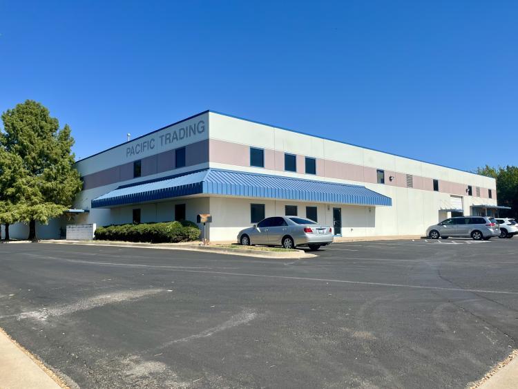 Edmond, OK Industrial Warehouse for lease