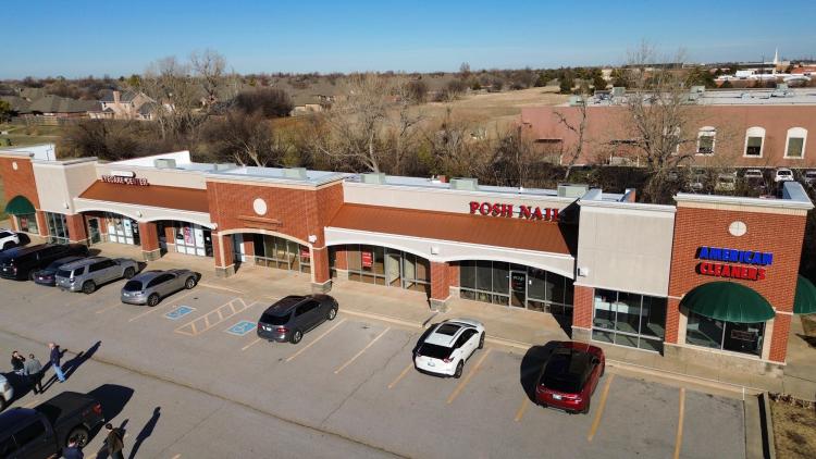 7109 W Hefner Rd retail space for lease, Oklahoma City, OK