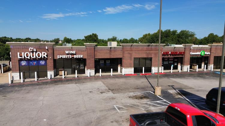 JCT'S Plaza retail space for lease Del City, OK