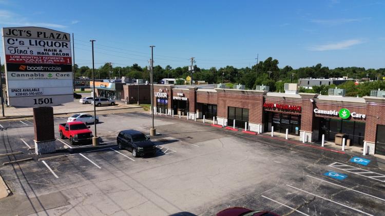JCT'S Plaza retail space for lease Del City, OK