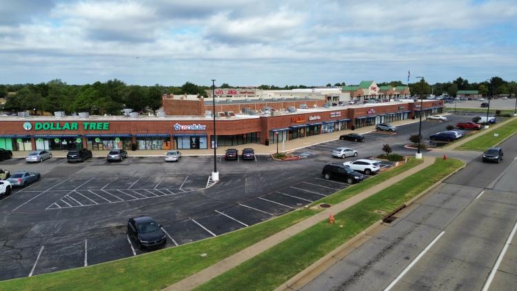 Boulevard Marketplace retail space for lease Midwest City, OK