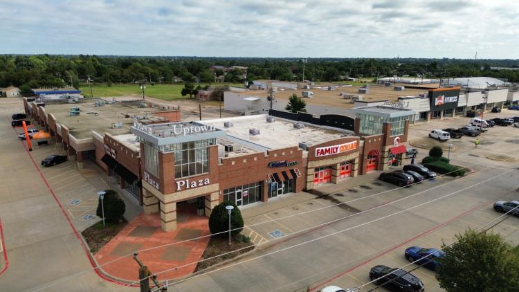 Uptown Plaza retail spaces for lease Midwest City, OK