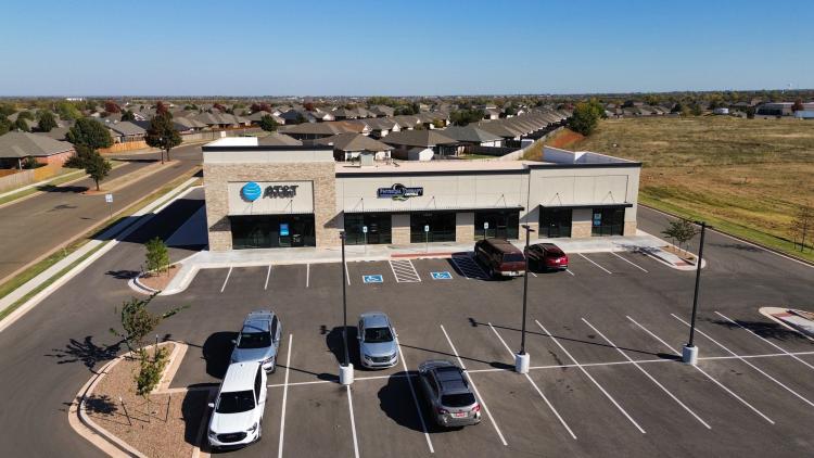 Colony Pointe Strip center - retail space for lease Piedmont, Ok