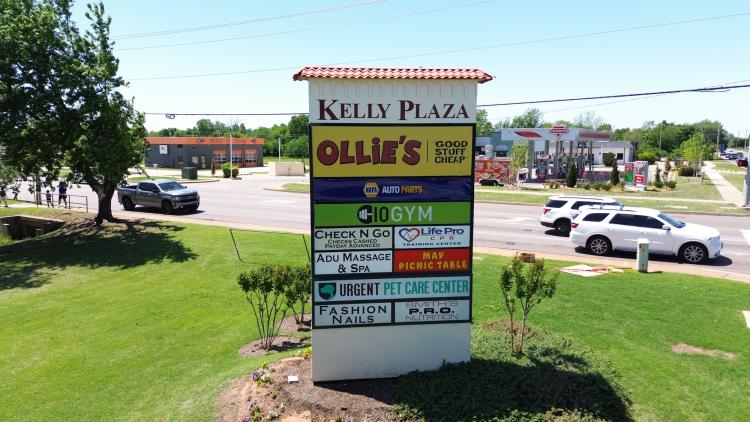 Kelly Plaza retail space for lease, Edmond, OK