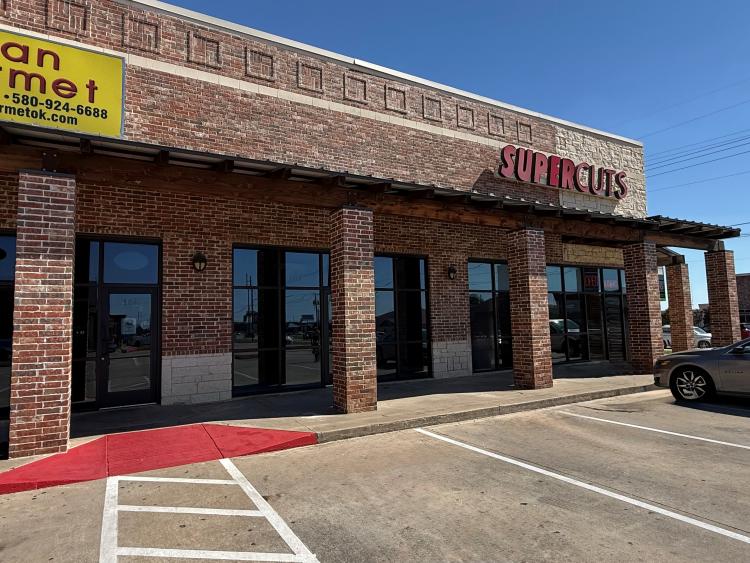 2824 University Blvd, Durant , OK retail space for lease