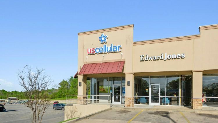 1911 Southeast Washington Street retail space for lease Idabel, OK