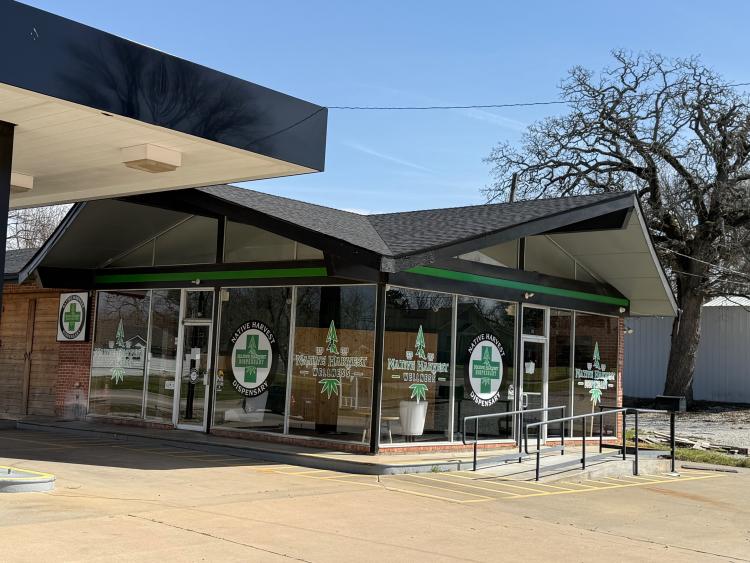 former service station for lease Ada, OK exterior photo