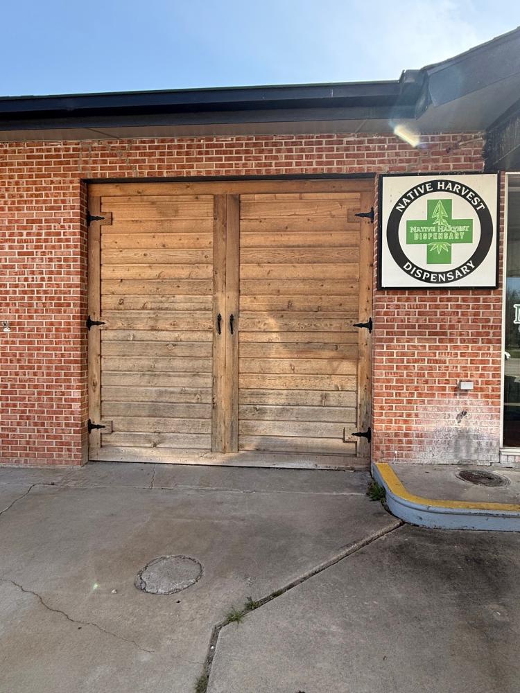 former service station for lease Ada, OK exterior photo