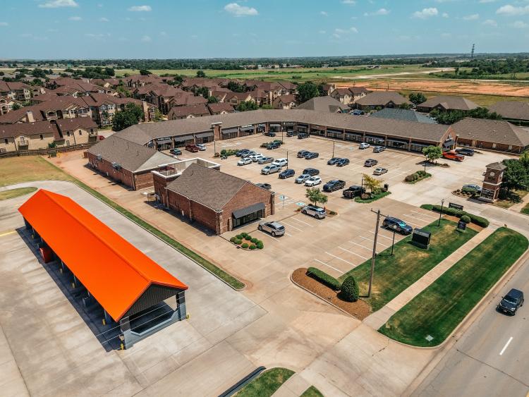 West Pointe Shoppes  office or retail space for lease, Yukon, OK