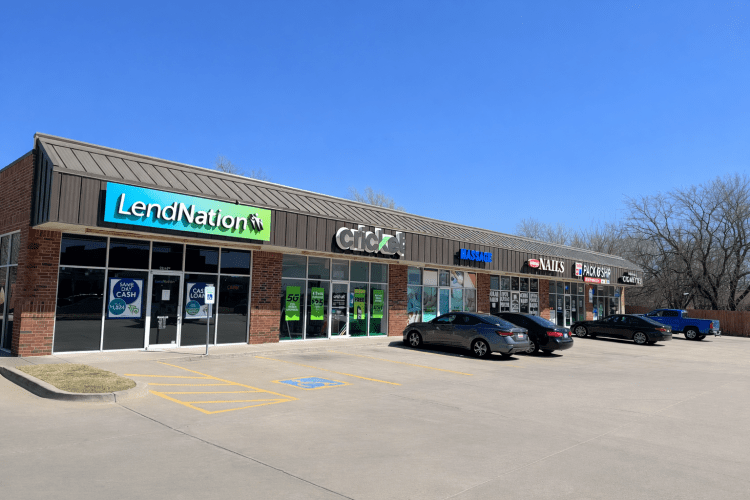 retail space for lease Moore, OK exterior photo