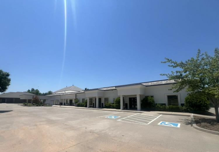 620-650 24th Ave SW medical office for lease, Norman, OK