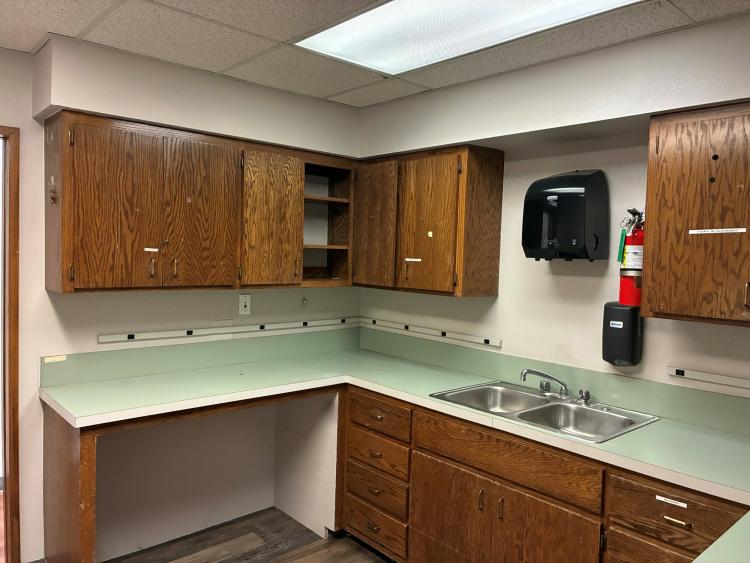 937 SW 89th St medical office for sale south Oklahoma City, Ok