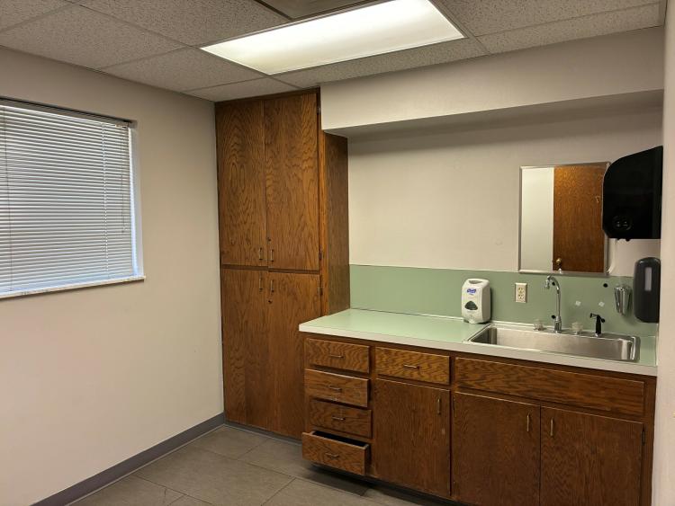 937 SW 89th St medical office for sale south Oklahoma City, Ok
