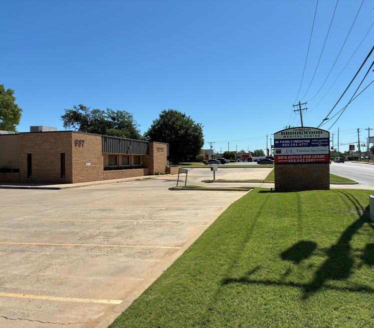 937 SW 89th St medical office for sale south Oklahoma City, Ok