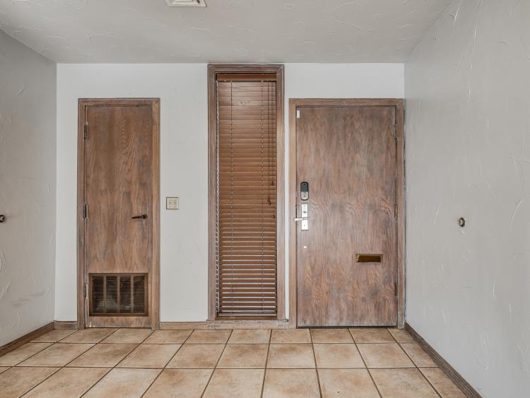 6410 N Santa Fe Ave Ste C office space for sale, Oklahoma City, OK