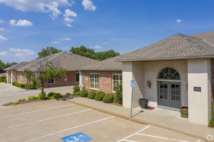 office space for sale Edmond, OK exterior photo