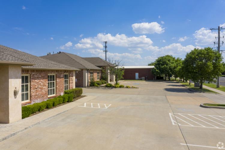 office space for sale Edmond, OK exterior photo