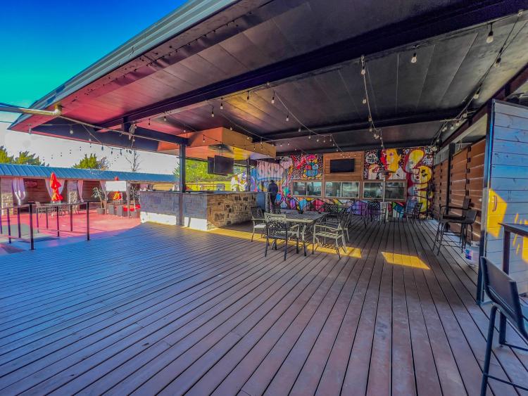 5708 NW Expressway retail property for sale, Oklahoma City, OK