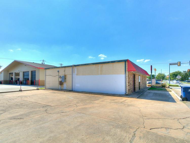 6700 S Western Ave office building for sale south Oklahoma City, Ok