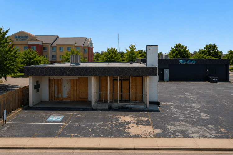 5708 NW Expressway retail property for sale, Oklahoma City, OK