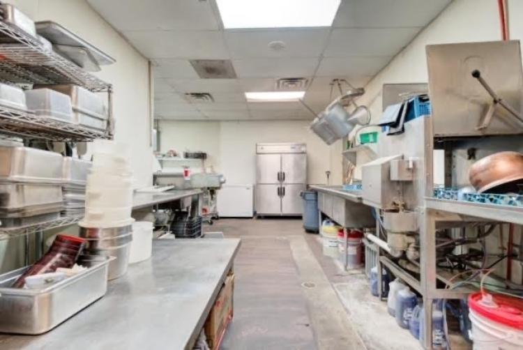 318 Edmond Rd NE Piedmont, OK restaurant building for sale fully equipped