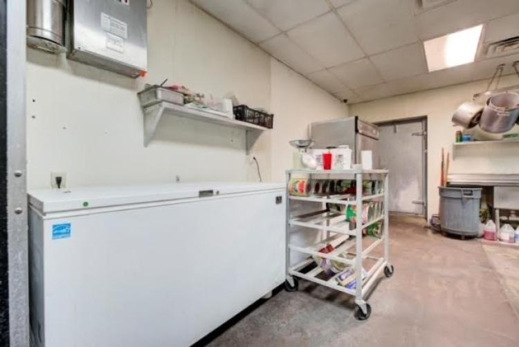 318 Edmond Rd NE Piedmont, OK restaurant building for sale fully equipped