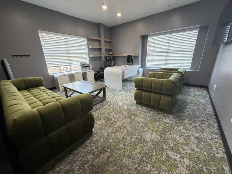 700 W 18th St  |  Office / Flex  |  Edmond, OK