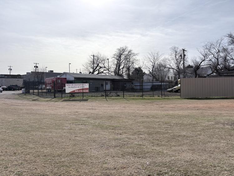 2140 SW 44TH ST retail for sale Oklahoma City, OK exterior photo