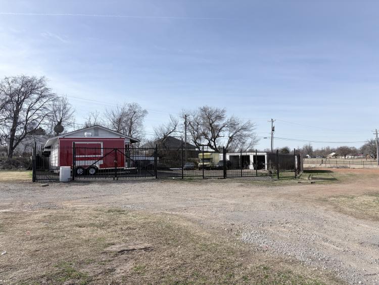 2140 SW 44TH ST retail for sale Oklahoma City, OK exterior photo