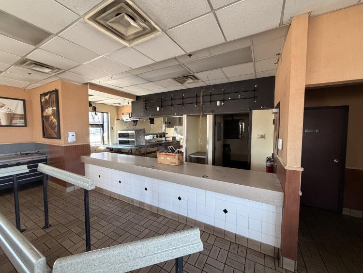 retail restaurant property for sale west Oklahoma City, OK