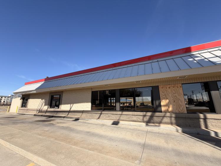 retail restaurant property for sale west Oklahoma City, OK