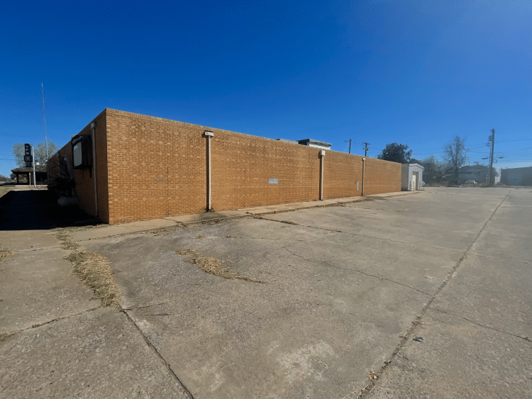 621 N Independence Ave office or retail property for sale Enid, OK