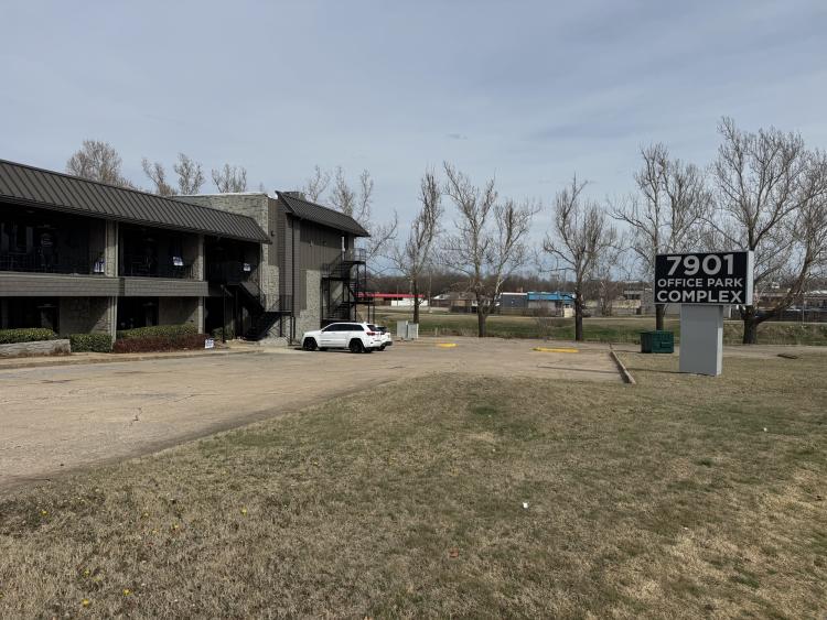 7901 NE 10th Street office property for sale Midwest City, Ok exterior photo